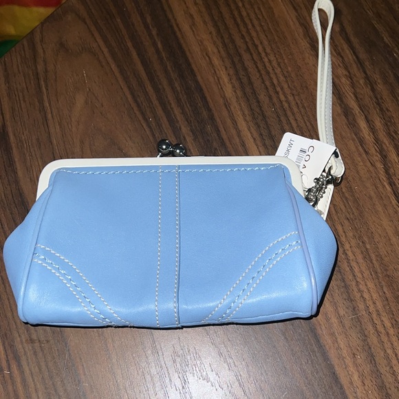 Vintage Coach SoHo framed wristlet in sky blue and white. NWT. - Picture 2 of 3